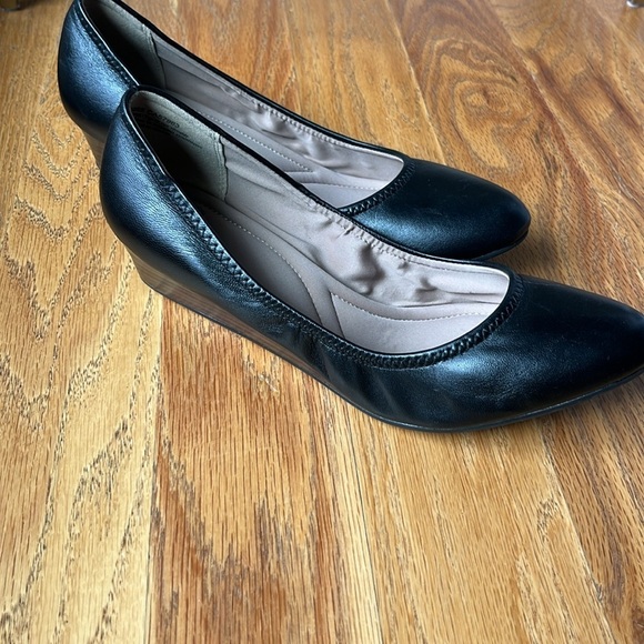 Susina Shoes - SUSINA Fraya Wedge Leather Pumps, Black, 8.5, M